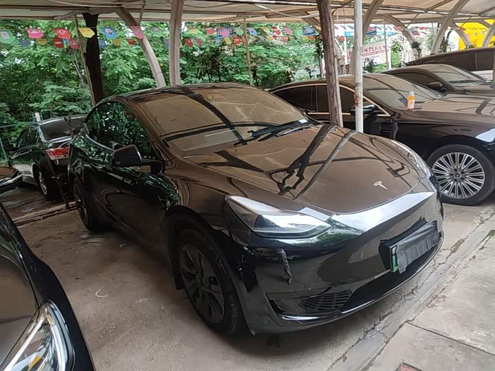 Zdjęcie 4 - Tesla Model Y