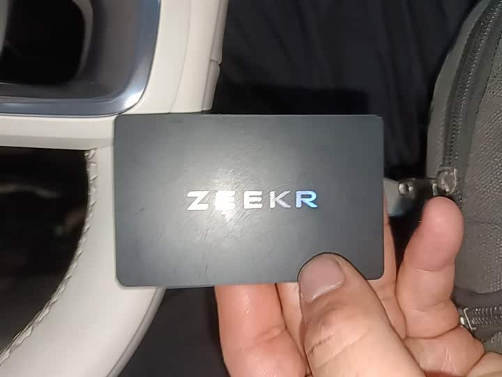 Zeekr 7X 2025 2025款 100kWh 长续航四驱智驾版