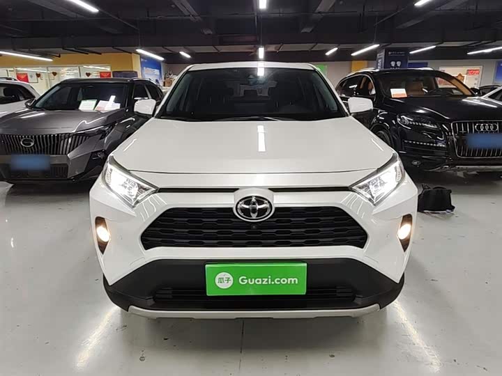 Фото 3 - Toyota RAV4