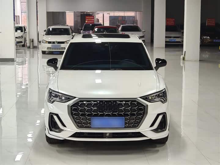 Photo 3 - Audi Q3