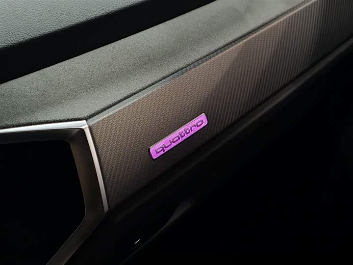 Photo 7 - Audi Q3