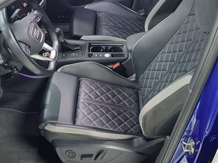 Photo 9 - Audi Q3