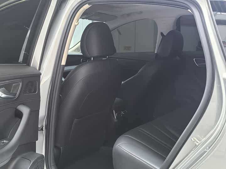 صورة 6 - Roewe D7