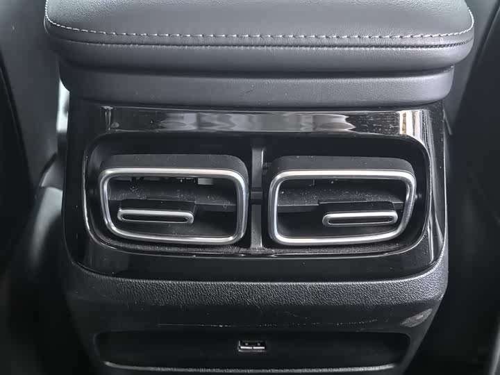 صورة 8 - Roewe D7