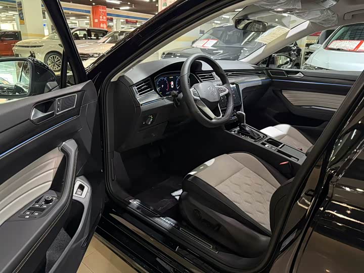 Volkswagen Magotan 2026 2026款 3000万辆甄选款 380TSI DSG豪华型