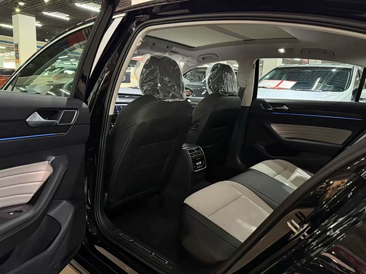 Volkswagen Magotan 2026 2026款 3000万辆甄选款 380TSI DSG豪华型
