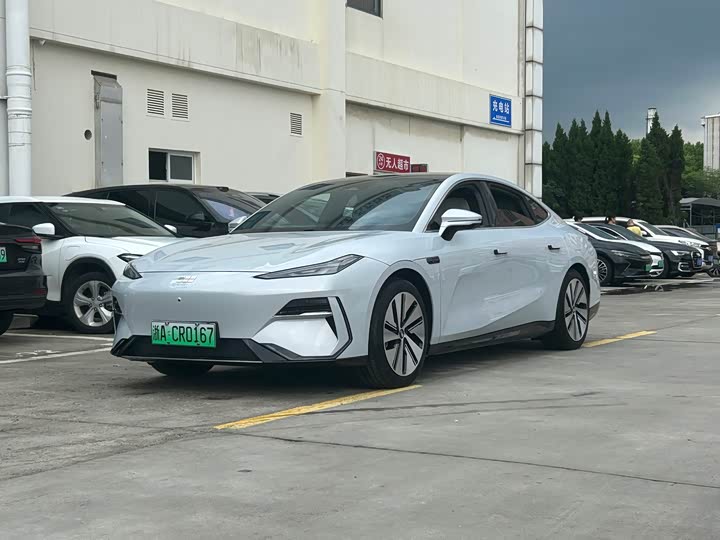 Geely Galaxy E8 2024 2024款 665km 后驱星舰 远航版