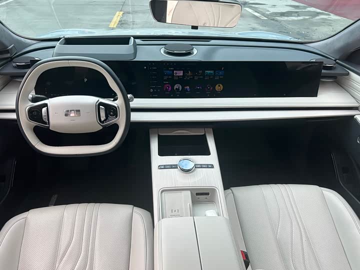 Geely Galaxy E8 2024 2024款 665km 后驱星舰 远航版