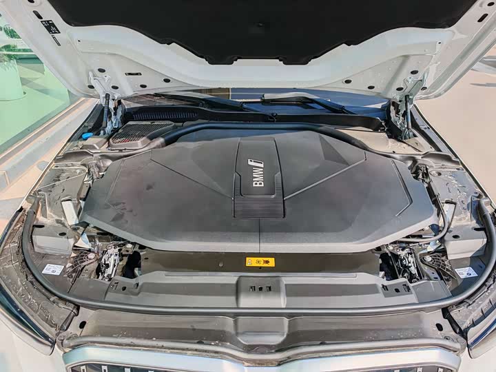BMW i5 2025 2025款 xDrive 50L M运动套装
