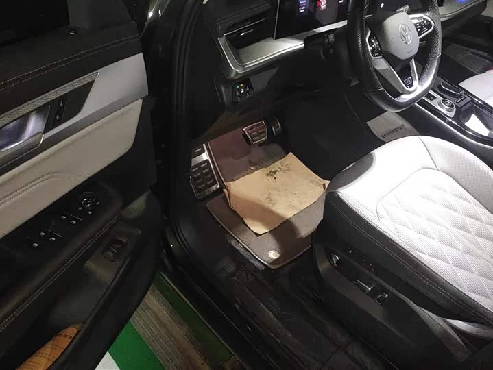 Volkswagen Tavendor 2023 2023款 380TSI 四驱R-Line巡游版