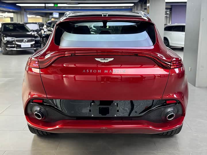 2024 Aston Martin DBX