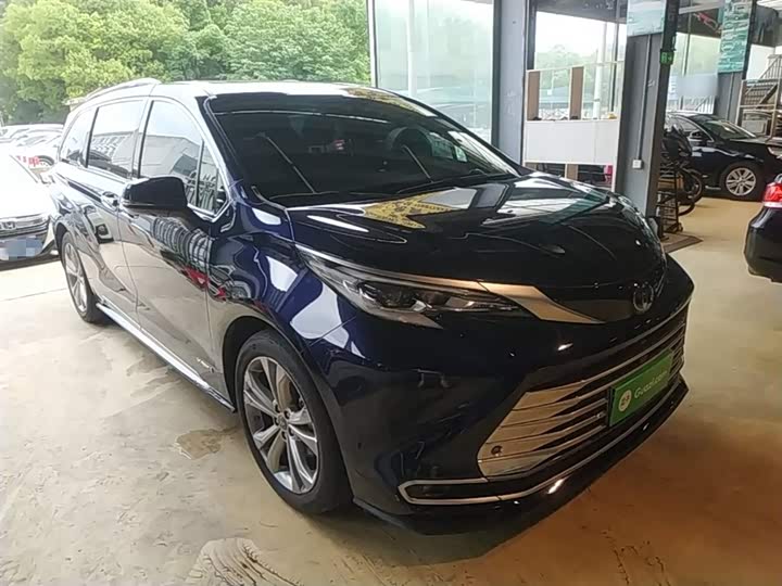 Photo 4 - Toyota Sienna