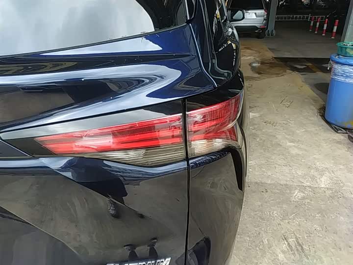 Photo 8 - Toyota Sienna