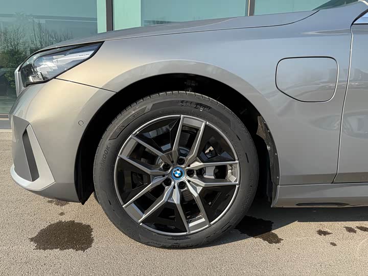Фото 5 - BMW i5
