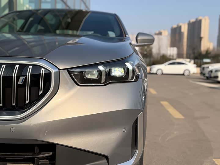 Фото 6 - BMW i5