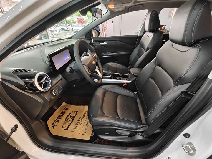 Chevrolet Monza 2023 2023款 1.3T 轻混自动尊享版