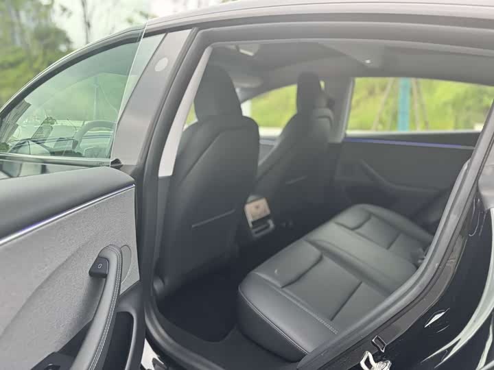 Photo 6 - Tesla Model 3
