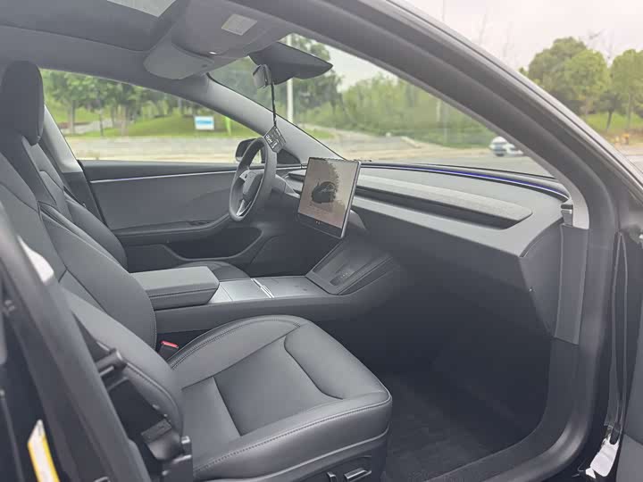 Photo 9 - Tesla Model 3