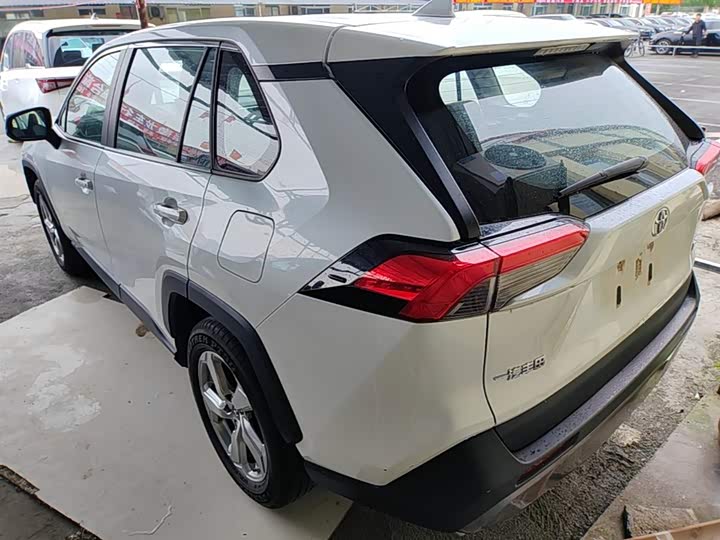 صورة 5 - Toyota RAV4