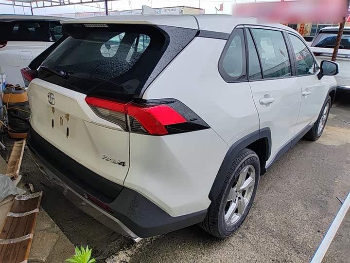 صورة 7 - Toyota RAV4