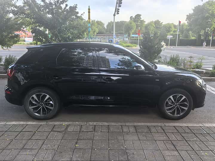 Zdjęcie 4 - Audi Q5L