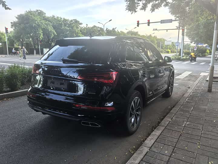 Zdjęcie 5 - Audi Q5L