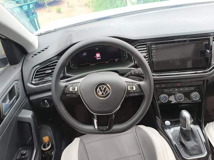 Photo 7 - Volkswagen T-Roc