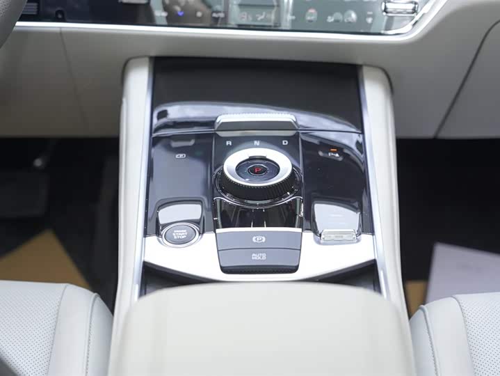 Kia Sportage 2025 2025款 1.5T 两驱尊贵智享版