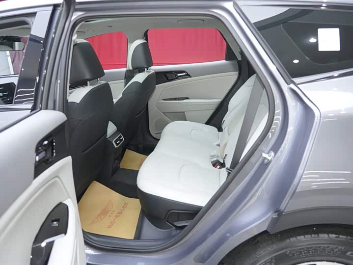 Kia Sportage 2025 2025款 1.5T 两驱尊贵智享版