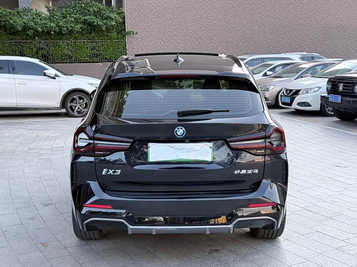 Фото 8 - BMW iX3