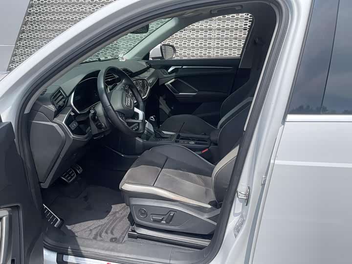 Zdjęcie 7 - Audi Q3