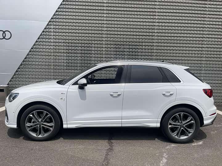Zdjęcie 8 - Audi Q3