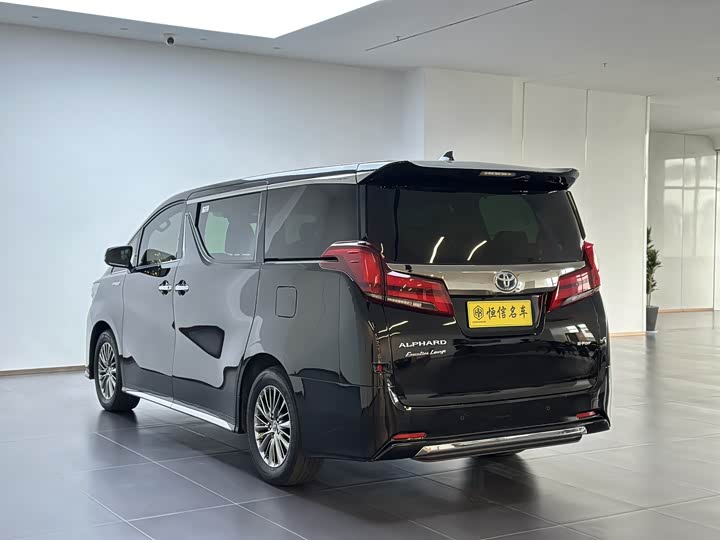 Фото 5 - Toyota Alphard