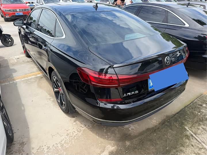 Фото 8 - Volkswagen Passat