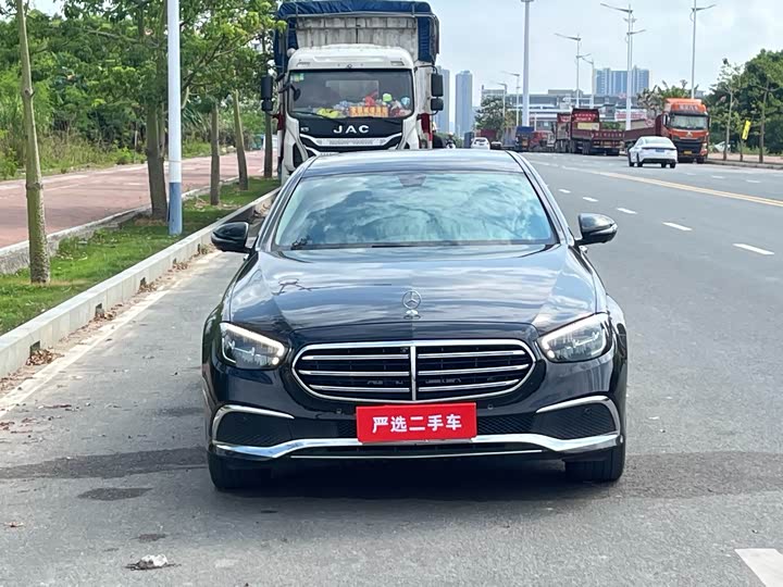 Фото 2 - Mercedes-Benz E-Class