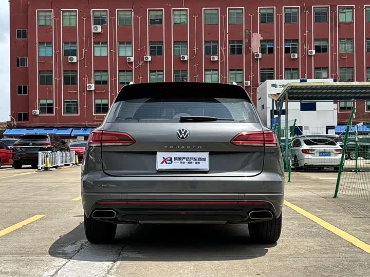 Фото 6 - Volkswagen Touareg