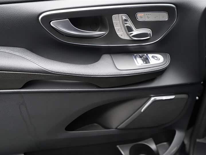 Mercedes-Benz V-Class 2022 2022款 V 260 L 长轴距尊贵版