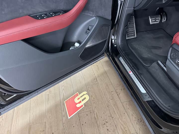 Фото 9 - Audi SQ7