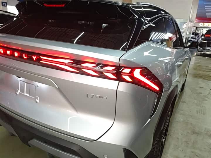 Geely Galaxy L7 2025 2025款 EM-i 115km 探索+版