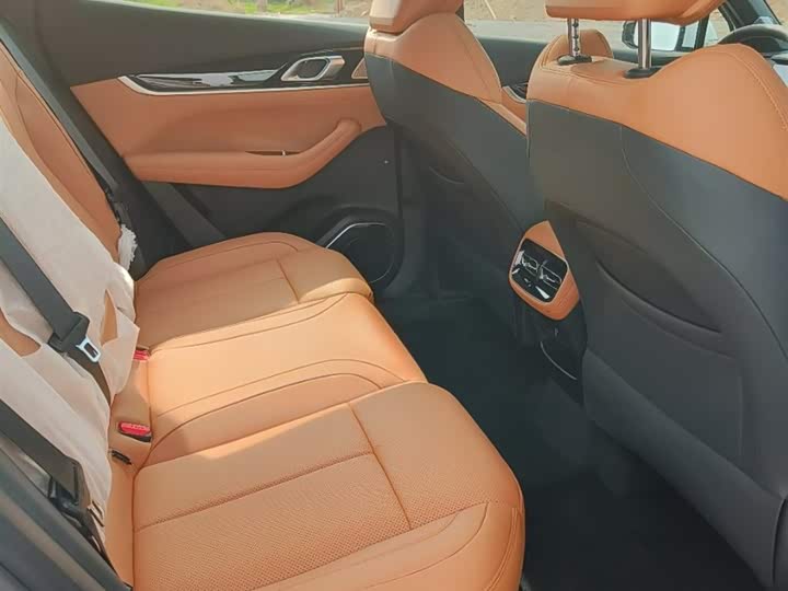 Geely Atlas L 2025 2025款 第四代 1.5TD DCT 山河