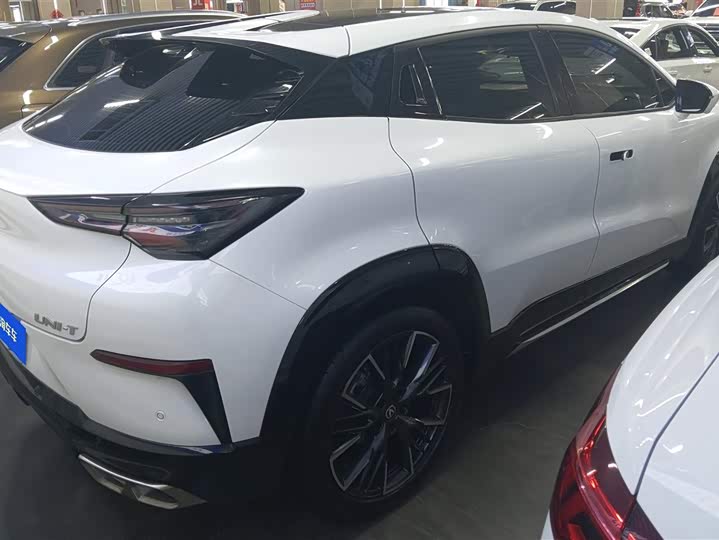 Changan UNI-T 2023 2023款 第二代 1.5T 尊贵型