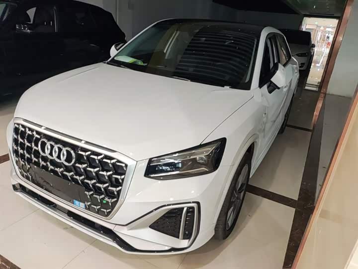 Фото 2 - Audi Q2L