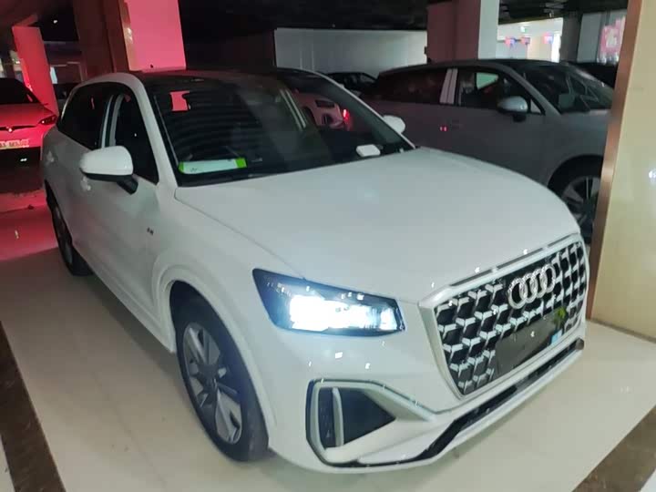 Фото 4 - Audi Q2L