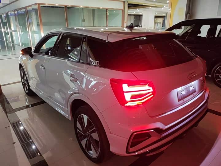 Фото 5 - Audi Q2L