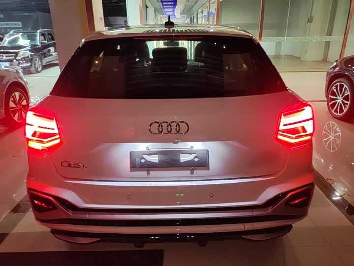 Фото 6 - Audi Q2L