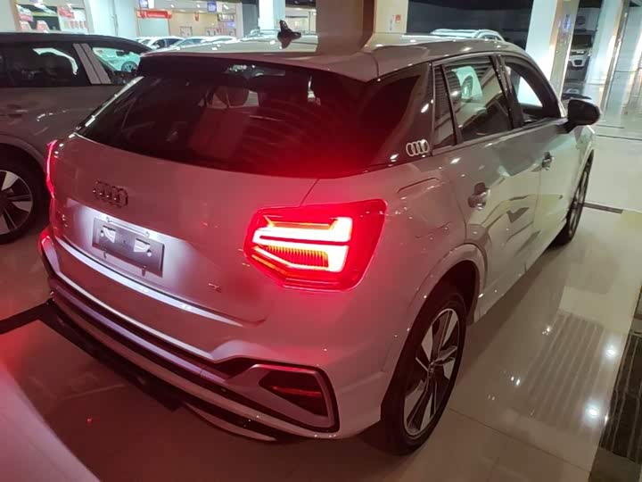 Фото 7 - Audi Q2L