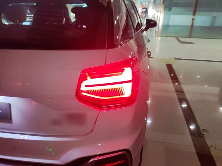 Фото 8 - Audi Q2L