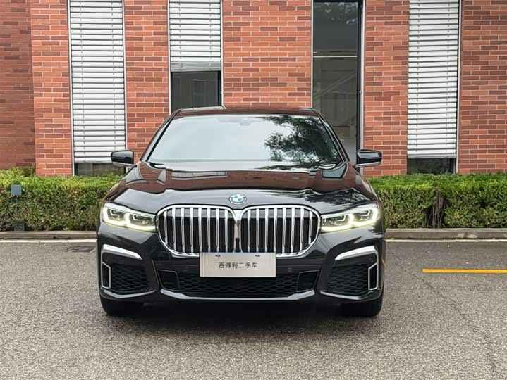 Фото 2 - BMW 7 Series