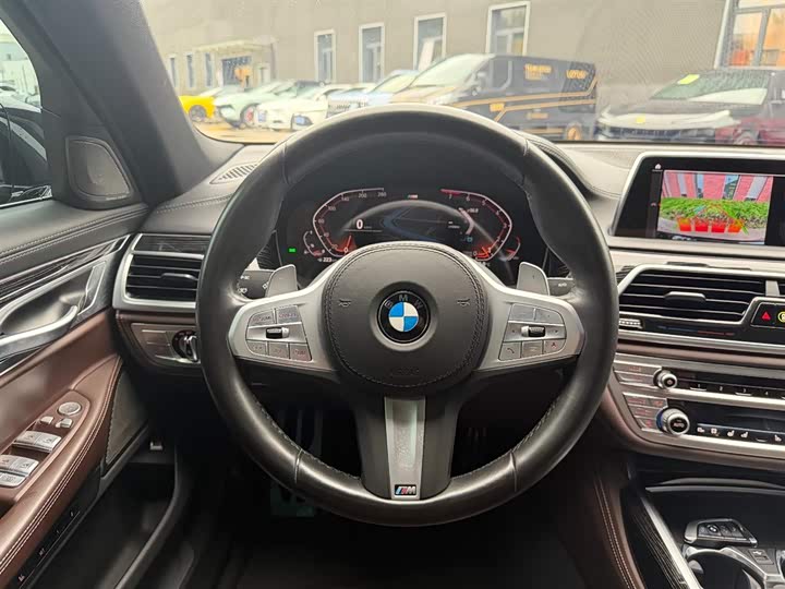 Фото 7 - BMW 7 Series