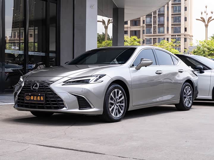 2025 Lexus ES